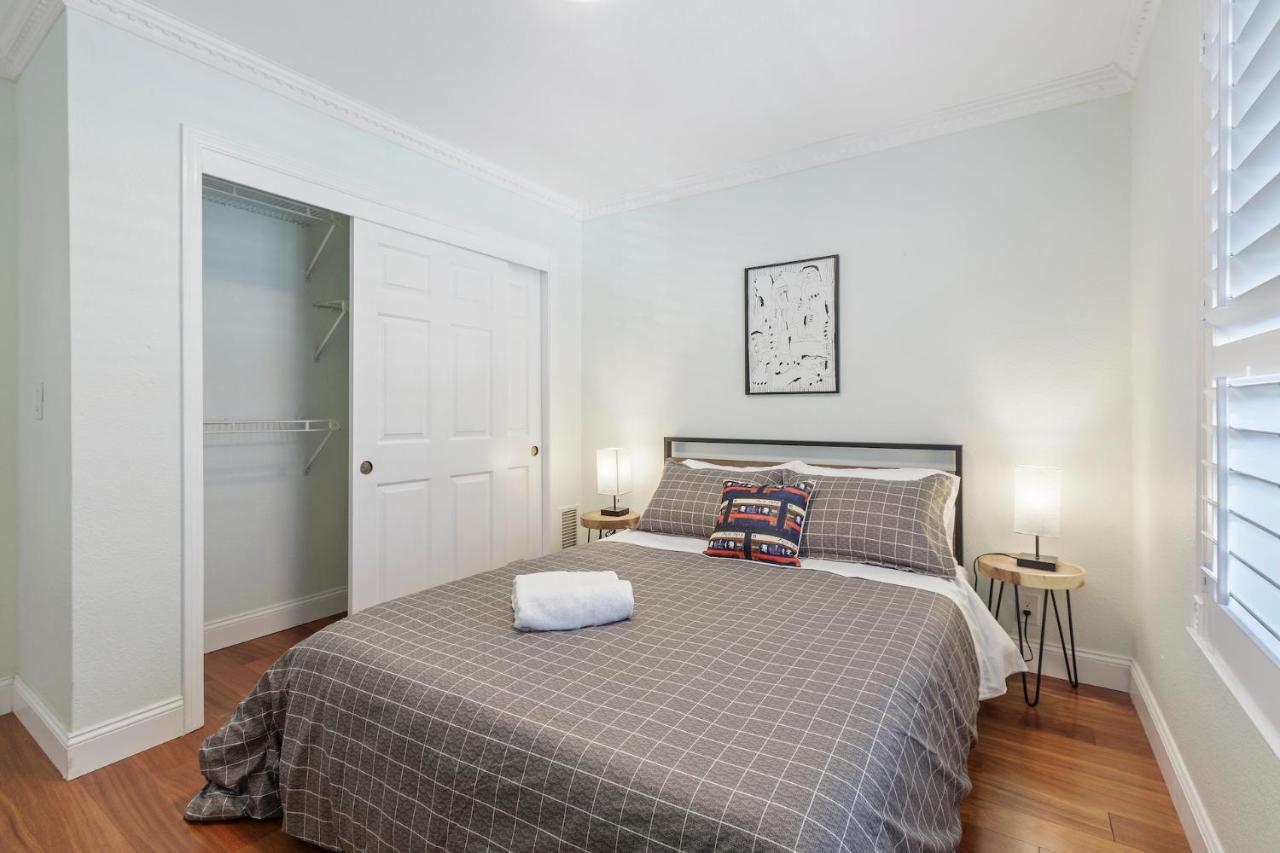 @ Marbella Lane - Buckingham Place Laundry + P Pacifica Exterior photo
